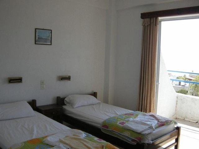 Efrosyni Apartments Agia Marina  Ngoại thất bức ảnh